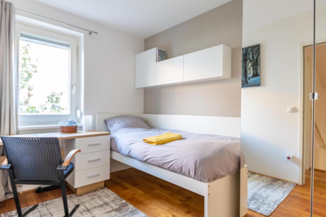 Town House Near Metro & Vienna City Center Esterno foto